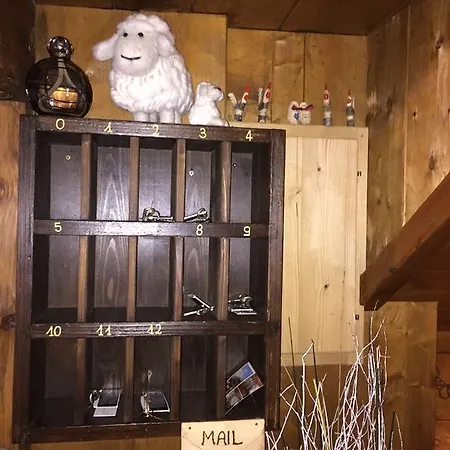 Meuble Gorret ברויל-קרוויניה